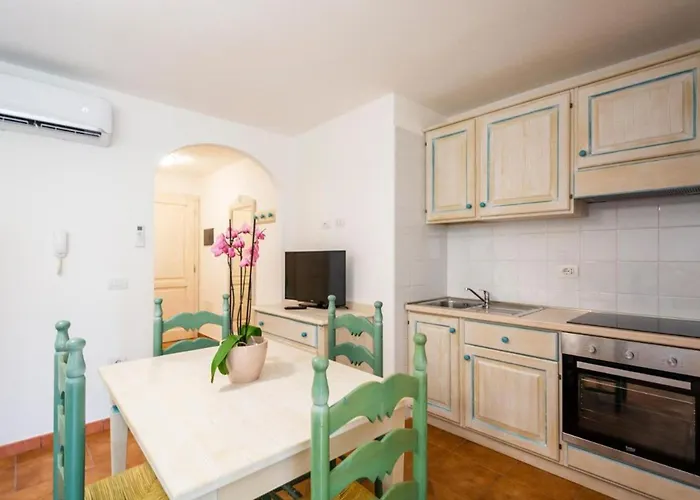 Apartman Charming Baia Marina 1 Bedroom Premier With Terrace Balcony Sleeps 4 Orosei